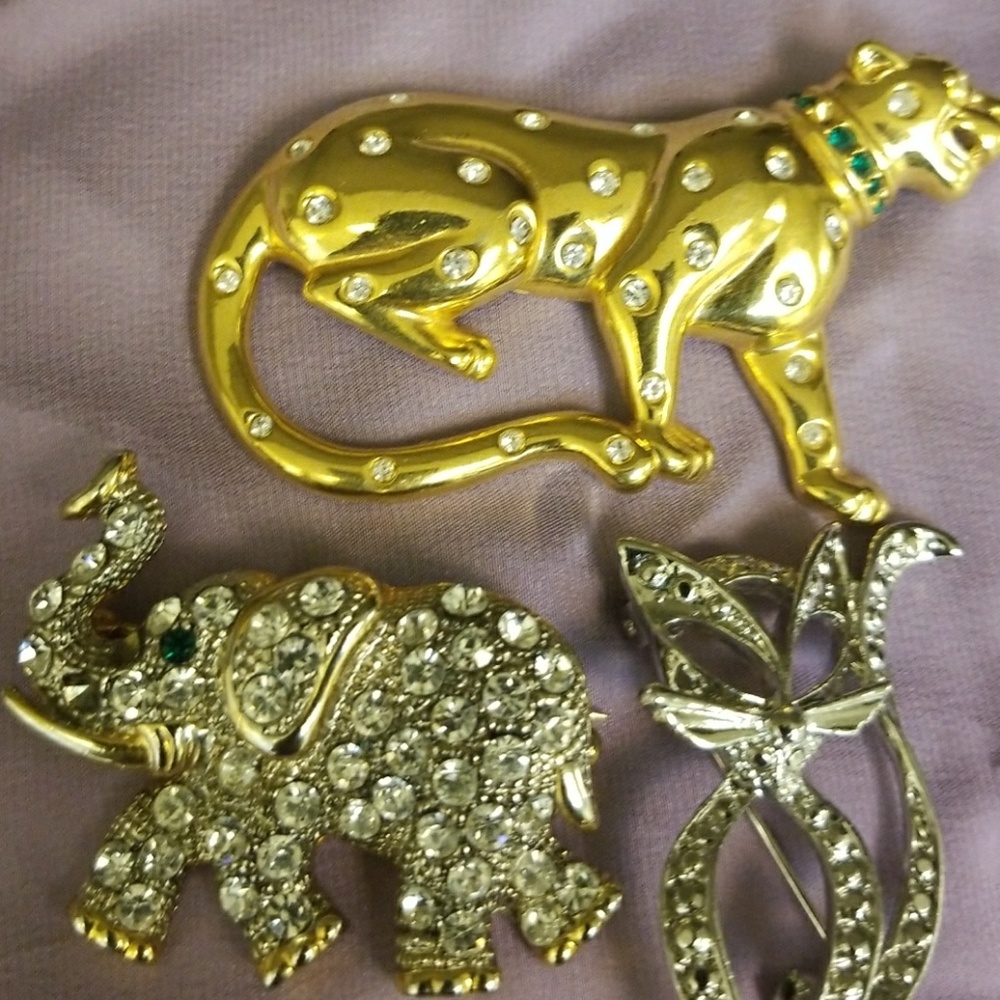 Brooch